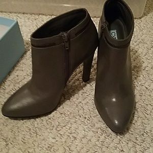NIB Cynthia Rowley Grey 7.5 CR-MAJIC hi heel booti